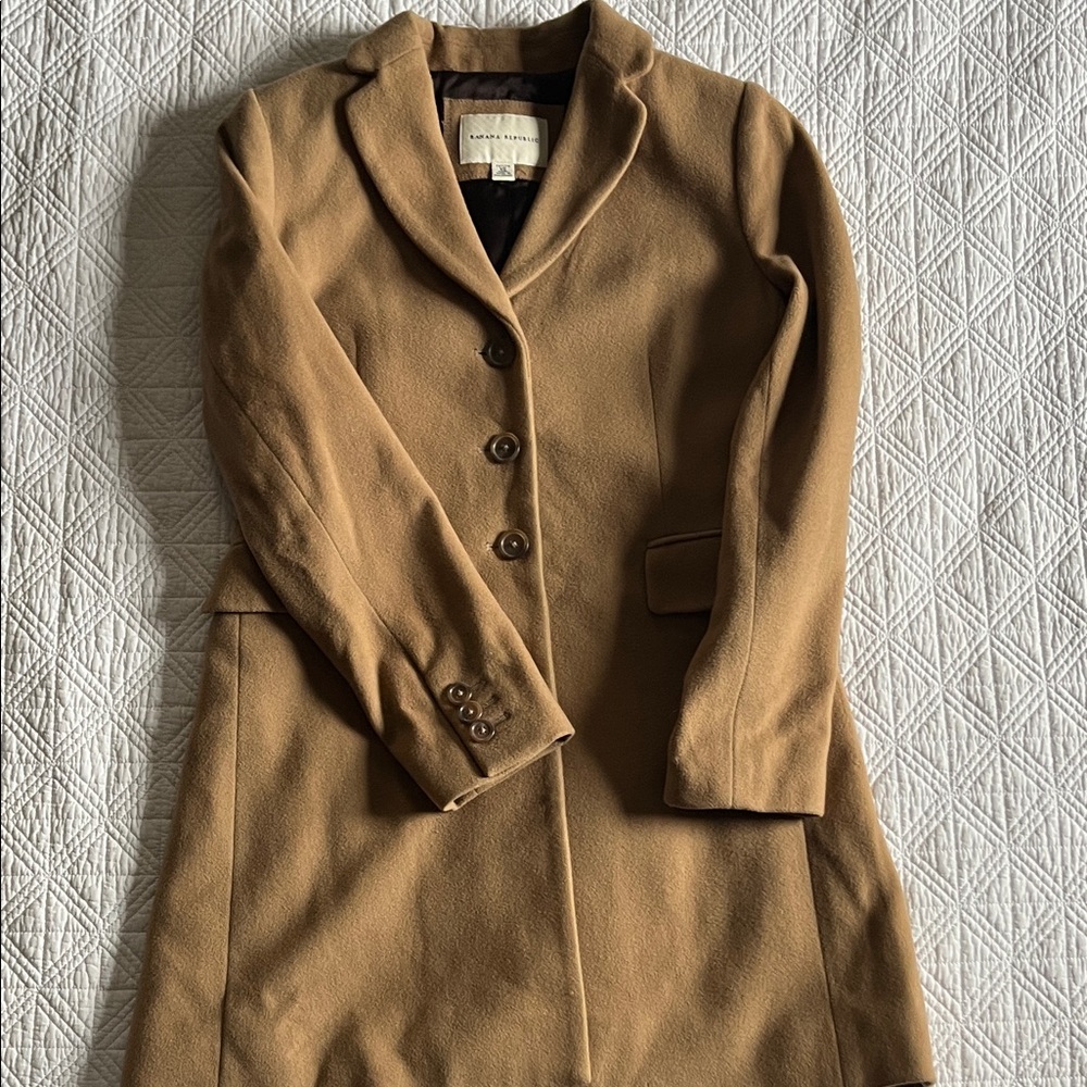 Banana Republic Women's Tailored Camel Coat - Classic Single-Breasted Jacket